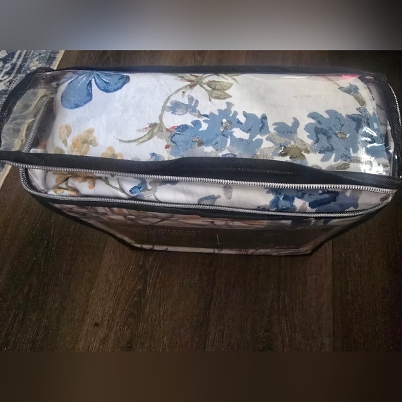 Tribeca Living Deep Pocket Queen Sheet Set - 300 Thread Count Cotton Sateen - Picture 8 of 9